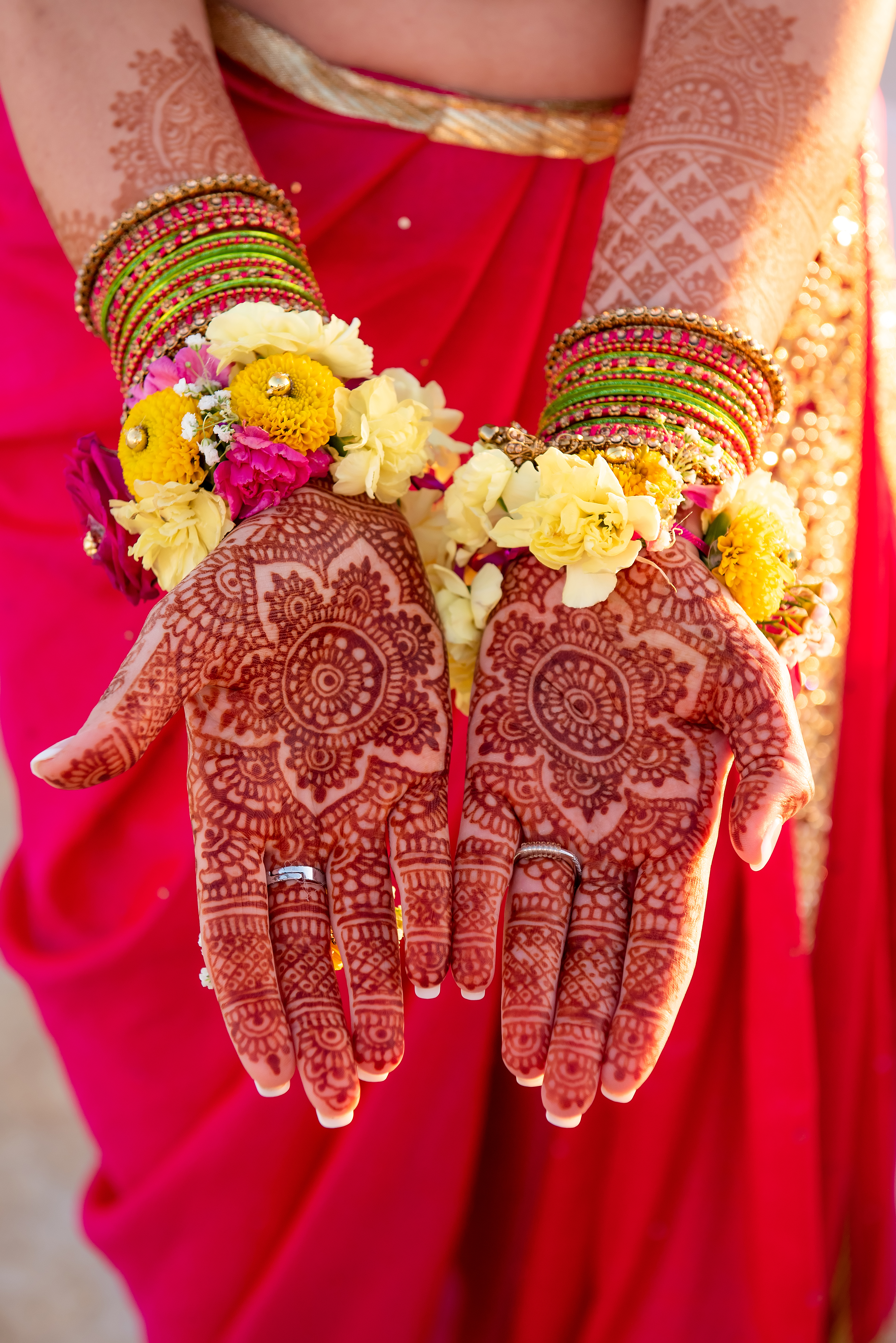 15+ Best Bridal Mehndi Quotes We Spotted On Real Brides! | WeddingBazaar